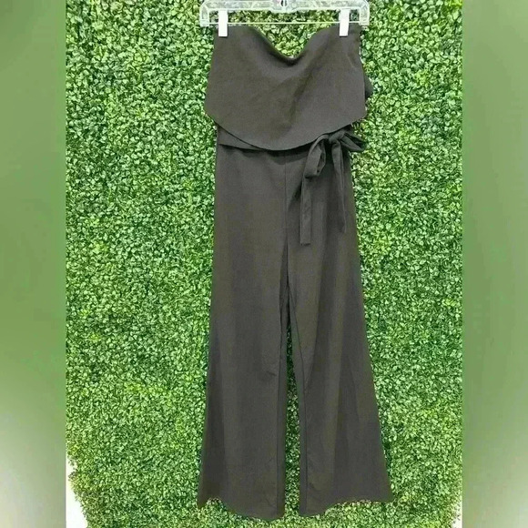 GIBIU USA ELEGANT BLACK JUMPSUIT SIZE S - Picture 1 of 3